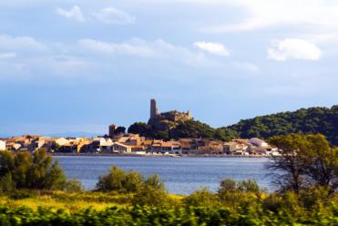 Gruissan vue de loin