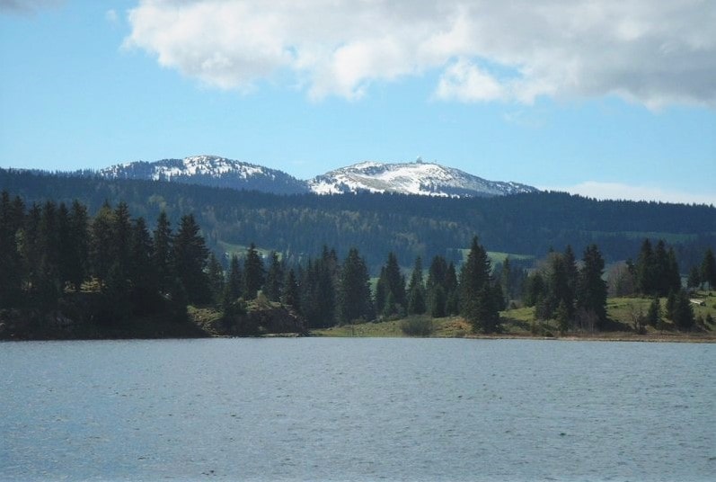 Le Lac des Rousses en Bourgogne-Franche-Comté, situé dans le bassin versant du Rhin