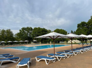 Piscine du village vacances Cévéo de Mesquer