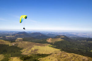 Parapente Puy de dôme Crédit : Romain Talon